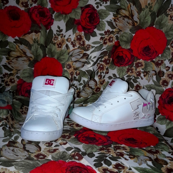 DC Women's Court Graffik Skate Shoes Size 7 HTF - Picture 2 of 16